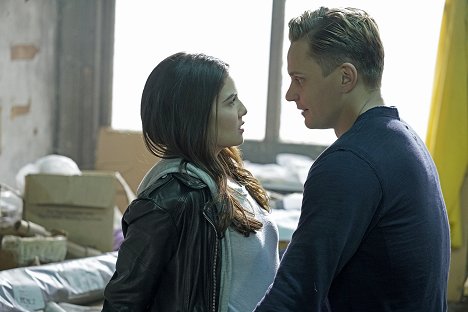 Danielle Campbell, Billy Magnussen - Tell Me a Story - Chapter 9: Deception - Photos