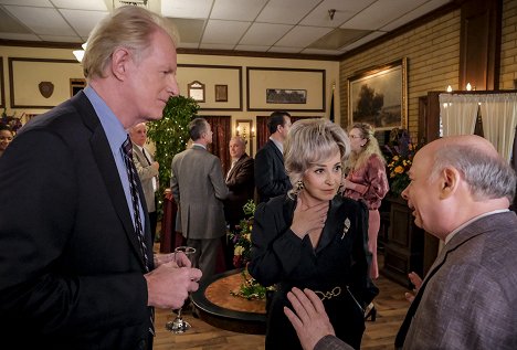 Ed Begley Jr., Annie Potts, Wallace Shawn - Young Sheldon - A Nuclear Reactor and a Boy Called Lovey - Photos