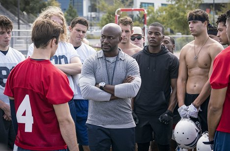 Taye Diggs, Daniel Ezra - All American - Keep Ya Head Up - Do filme