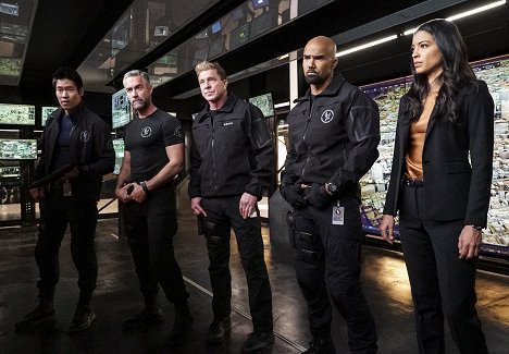 David Lim, Jay Harrington, Kenny Johnson, Shemar Moore, Stephanie Sigman - S.W.A.T. - Encore - Photos