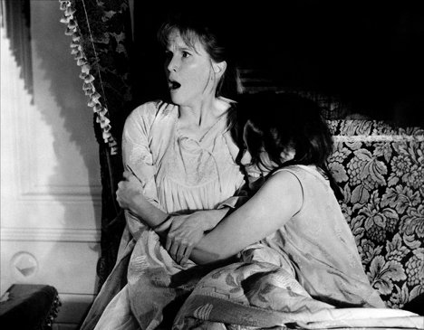 Julie Harris, Claire Bloom - Bis das Blut gefriert - Filmfotos