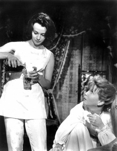 Claire Bloom, Julie Harris