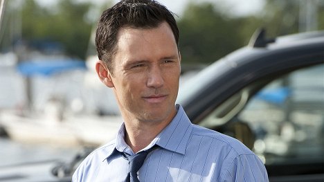 Jeffrey Donovan - Burn Notice - Mixed Messages - Photos