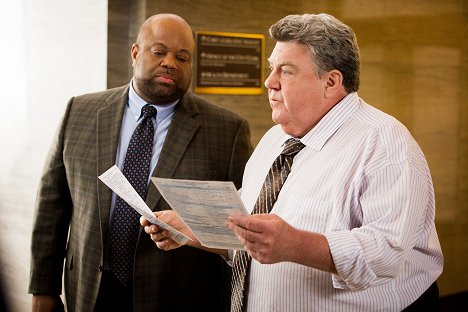 Mark Christopher Lawrence, George Wendt - Franklin & Bash - Honor Thy Mother - Photos