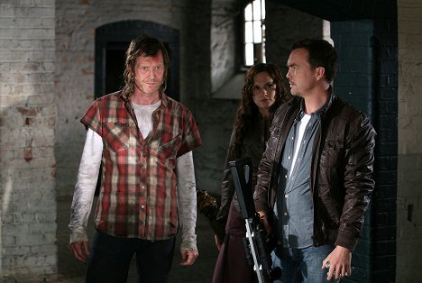 Jason Flemyng, Ruth Bradley, Ciarán McMenamin - Primeval - Überraschender Besuch - Van film