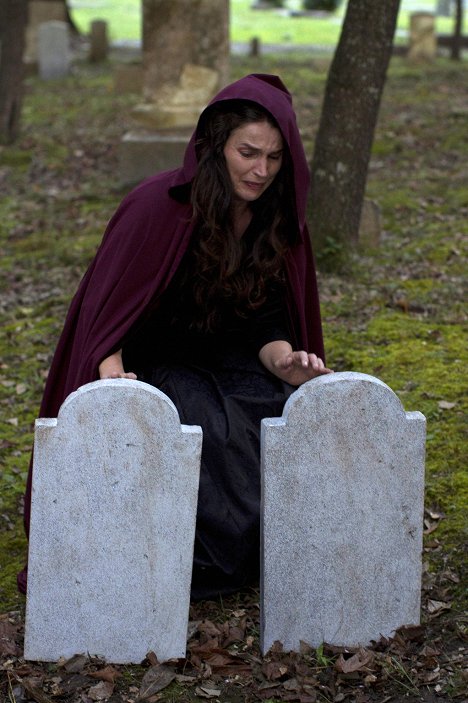 Julia Ormond - Witches of East End - Pilot - Photos