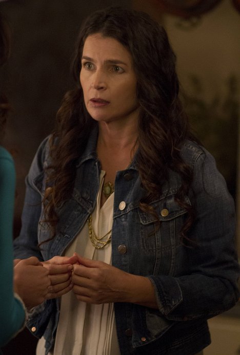 Julia Ormond - Witches of East End - Pilot - Z filmu