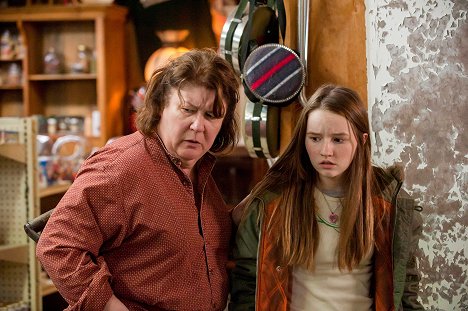 Margo Martindale, Kaitlyn Dever - Strážce pořádku - The Spoil - Z filmu