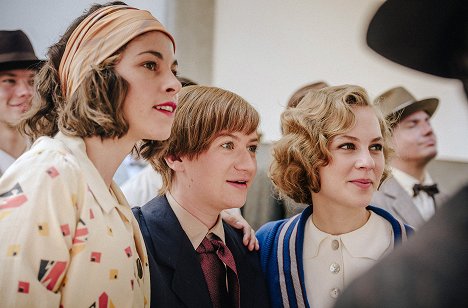 Julia Riedler, Nina Gummich, Alicia von Rittberg - Lotte am Bauhaus - Van film