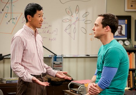 Robert Wu, Jim Parsons - The Big Bang Theory - The Tam Turbulence - Van film