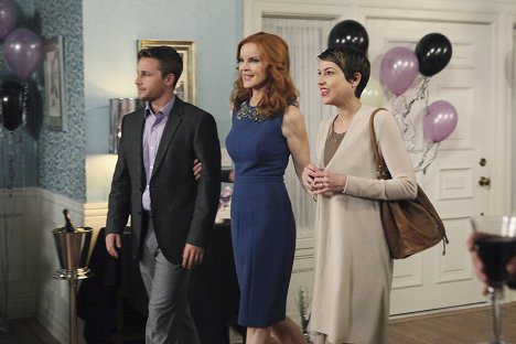 Shawn Pyfrom, Marcia Cross, Ashley Austin Morris - Desperate Housewives - Any Moment - Photos