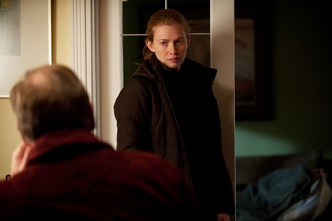 Mireille Enos - Dochodzenie - Reflections - Z filmu