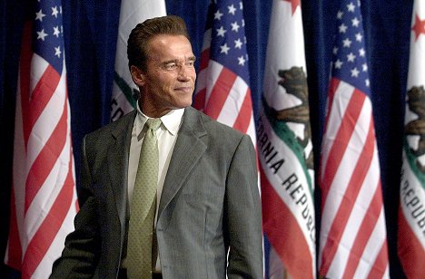 Arnold Schwarzenegger - Building Arnold Schwarzenegger - Photos