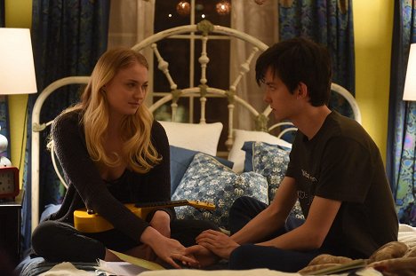 Sophie Turner, Asa Butterfield - Time Freak - Film