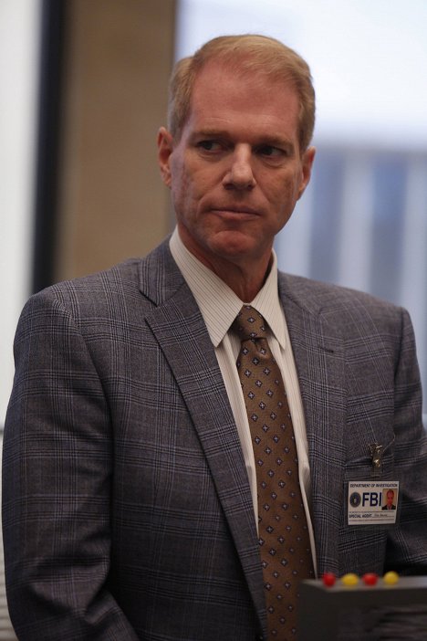 Noah Emmerich - The Americans - In Control - Photos