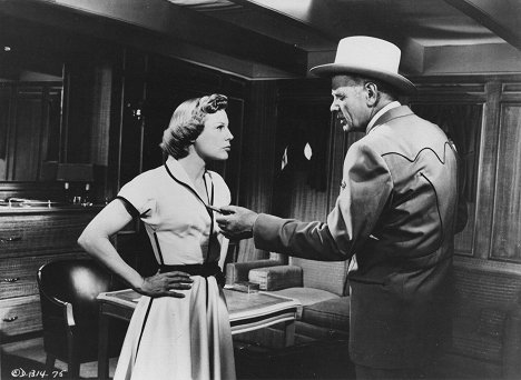 June Allyson, Charles Bickford - You Can't Run Away from It - Filmfotos