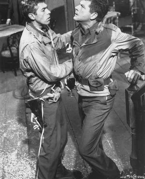 James Coburn, Dick Shawn - What Did You Do in the War, Daddy? - Z filmu