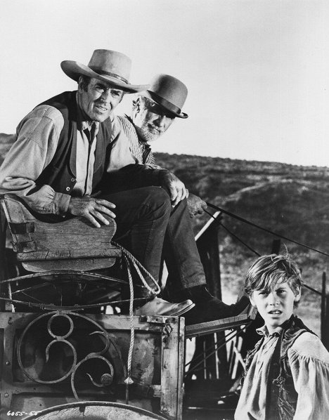 Henry Fonda, Keenan Wynn, Michael Shea - Welcome to Hard Times - Filmfotók