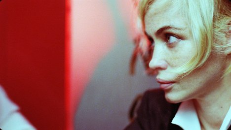 Emmanuelle Béart - Ahoj, Blondýnko - Z filmu