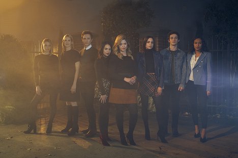 Hayley Erin, Kelly Rutherford, Janel Parrish, Sasha Pieterse, Sofia Carson, Eli Brown, Sydney Park - Pretty Little Liars: The Perfectionists - Promoción