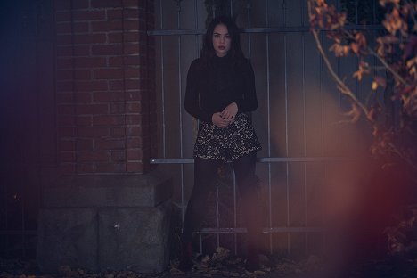Janel Parrish - Pretty Little Liars: The Perfectionists - Werbefoto