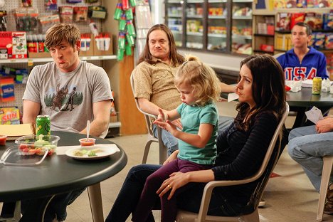 Lucas Neff, Todd Giebenhain, Shannon Woodward - Raising Hope - Mögen die ... Supermarkt-Spiele beginnen! - Filmfotos