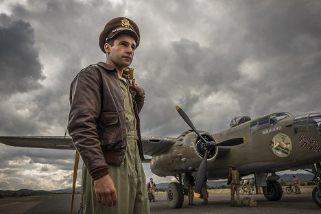 Christopher Abbott - Catch 22 - Episode 2 - Filmfotos