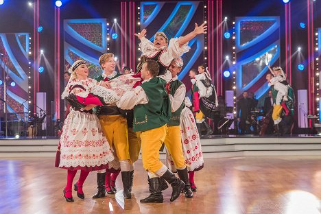 Lenka Nora Návorková, Adam Mišík, Marek Dědík, Pavla Tomicová, Jiří Dvořák - StarDance aneb když hvězdy tančí - Kuvat elokuvasta