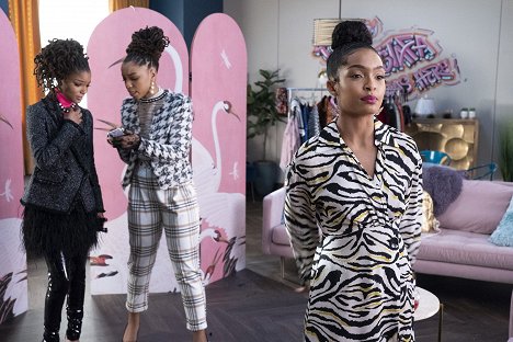 Halle Bailey, Chloe Bailey, Yara Shahidi - Grown-ish - Workin' Me - Photos