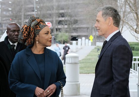 Lynn Whitfield, Bruce Greenwood - The Resident - Queens - Photos