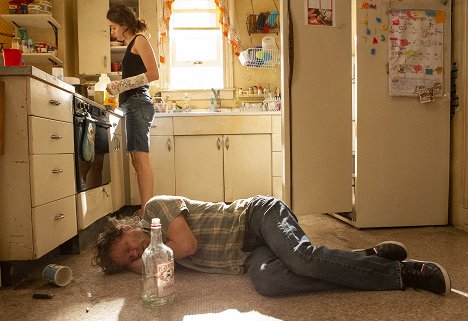 Emmy Rossum, William H. Macy - Shameless - The Apple Doesn't Fall Far from the Alibi - Photos