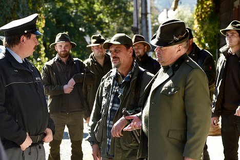 Robert Mikluš, Ivan Vojtek - Strážmajster Topinka - Zločin v lese - Z filmu