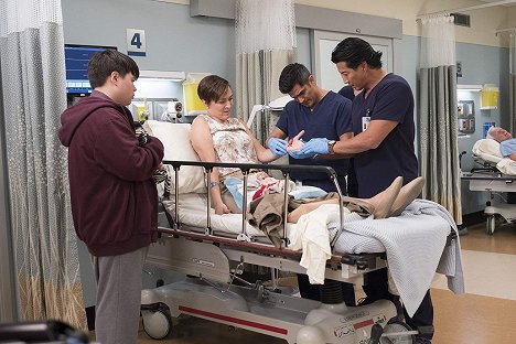 Lesley Fera, Nicholas Gonzalez, Will Yun Lee - The Good Doctor - Kova tipu - Kuvat elokuvasta