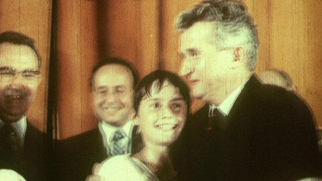 Nadia Comăneci, Nicolae Ceauşescu - Nadia Comaneci och diktatorn - Kuvat elokuvasta