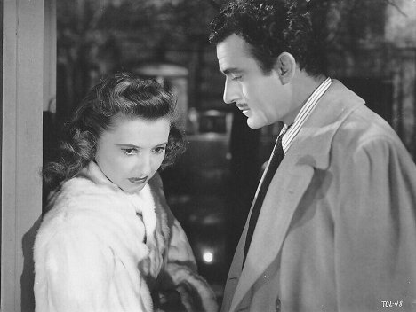 Barbara Stanwyck, Gilbert Roland - The Other Love - Photos