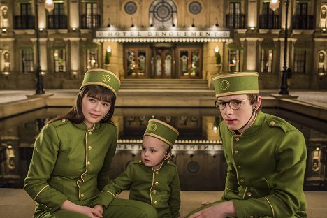 Malina Weissman, Presley Smith, Louis Hynes - A Series of Unfortunate Events - Penultimate Peril: Part 1 - Photos