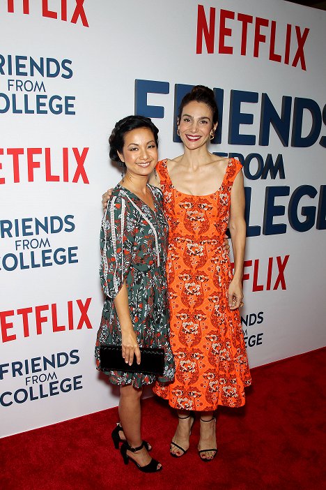 Netflix Original Series "Friends From College" Premiere, held at the AMC Loews 34th Street on Monday, June 26th, 2017, in New York, NY - Jae Suh Park, Annie Parisse - Friends from College - Season 1 - Evenementen