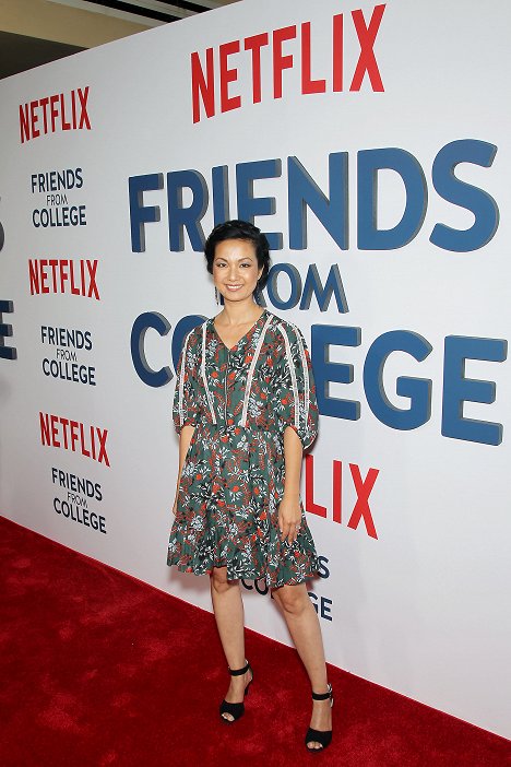 Netflix Original Series "Friends From College" Premiere, held at the AMC Loews 34th Street on Monday, June 26th, 2017, in New York, NY - Jae Suh Park - Přátelé z výšky - Série 1 - Z akcií