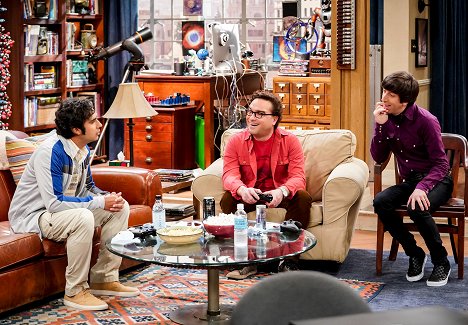 Kunal Nayyar, Johnny Galecki, Simon Helberg - The Big Bang Theory - The Consummation Deviation - Photos
