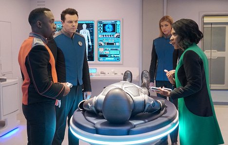 J. Lee, Seth MacFarlane, Adrianne Palicki, Penny Johnson Jerald - The Orville - Identity - Film