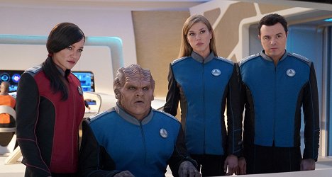 Jessica Szohr, Peter Macon, Adrianne Palicki, Seth MacFarlane - The Orville - Identity - Do filme