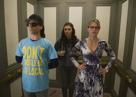 Jesse Rath, Nicole Maines, Melissa Benoist - Supergirl - What's So Funny About Truth, Justice, and the American Way? - Z filmu
