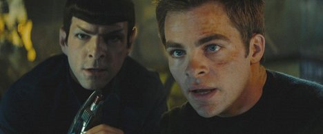 Zachary Quinto, Chris Pine - Star Trek - Van film