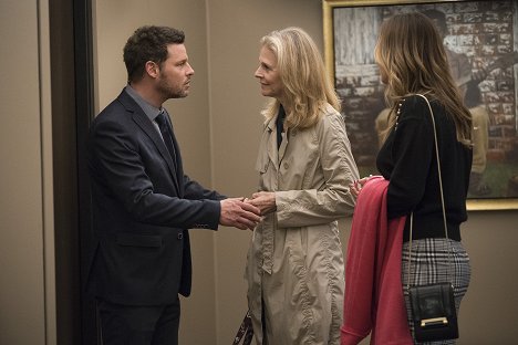 Justin Chambers, Lindsay Wagner - Grey's Anatomy - We Didn't Start the Fire - Photos