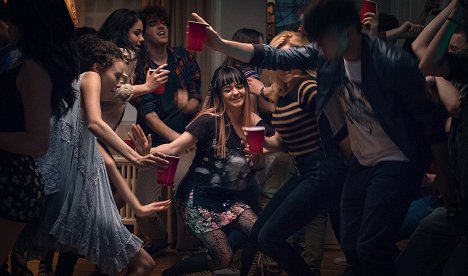 Maisie Williams - Then Came You - Filmfotos