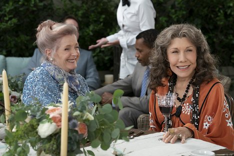 Millicent Martin, Lily Tomlin - Grace and Frankie - The Wedding - Photos