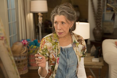 Lily Tomlin - Grace and Frankie - The Negotiation - Photos