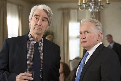 Sam Waterston, Martin Sheen - Grace and Frankie - The Funeral - Photos