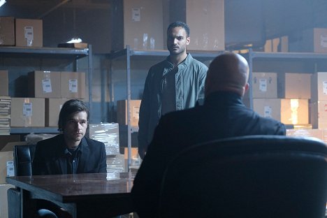 Jason Ralph, Arjun Gupta - The Magicians - A Flock Of Lost Birds - Photos