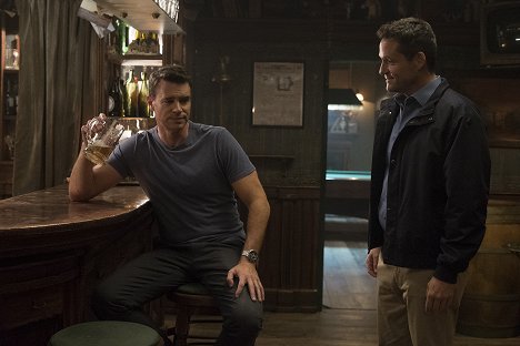 Scott Foley, Josh Hopkins - Whiskey Cavalier - Die Honigfalle - Filmfotos